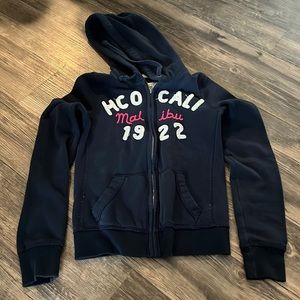 Size small Hollister zip sweatshirt.
